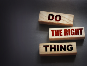 'Do the right thing' written on wooden blocks